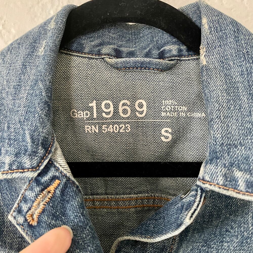 Gap Jean Denim Distressed Jacket Size Small - Picture 2 of 5